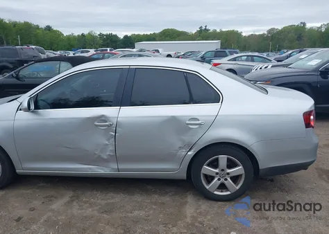 2009 Volkswagen Jetta Se/Sel z USA, uszkodzony, nr VIN 3VWRZ81K79M013704